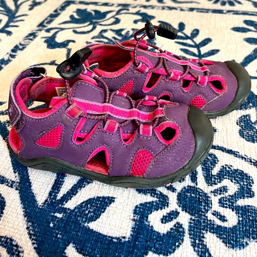 Kamik. Girls water shoe size 10.5.